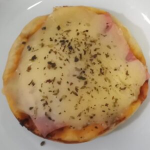 Pizzeta Jamón Queso y Orégano